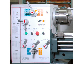 Machine may be shown with optional accessories